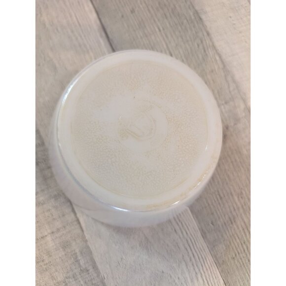 Vintage Federal Moonglow Milk Glass White Iridescent Bowls Set Of 3 - Picture 6 of 11